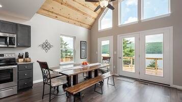 House (5 Bedrooms) | Property amenity