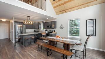 House (5 Bedrooms) | Property amenity