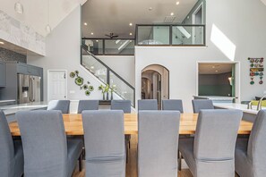 Casa (5 Bedrooms) | Servicio de la propiedad