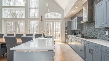 House (5 Bedrooms) | Property amenity