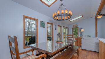 House, Multiple Beds, Hot Tub | Private kitchen | Fridge, microwave, oven, stovetop