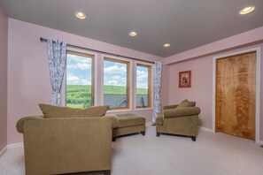 House (5 Bedrooms) | Property amenity