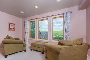 House (5 Bedrooms) | Property amenity