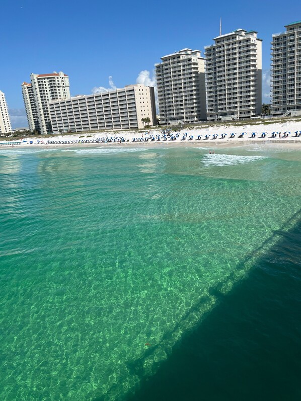 Beach nearby, sun-loungers, beach towels