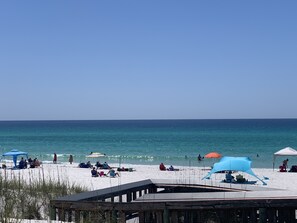 Beach nearby, sun loungers, beach towels