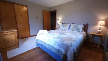 4 bedrooms, free WiFi, bed sheets