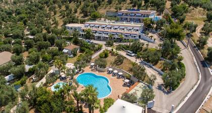 Holiday complex with pool, 5 minutes from the beach, panoramic sea views