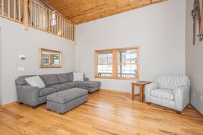 House (4 Bedrooms) | Property amenity