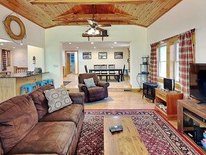 House (3 Bedrooms) | Property amenity