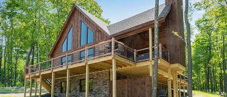 House (5 Bedrooms) | Exterior