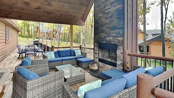 House (5 Bedrooms) | Property amenity