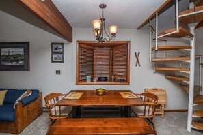 Studio (3 Bedrooms) | Property amenity