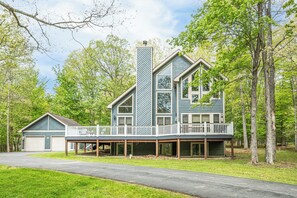 House (5 Bedrooms) | Front of property - Heavenly Grove by Taylor Made Deep Creek (Oakland)