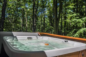 Casa, varias camas, hidromasaje | Tina de hidromasaje al aire libre