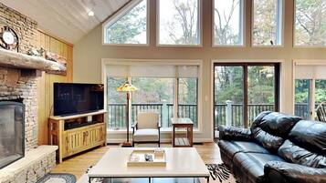 House (4 Bedrooms) | Property amenity