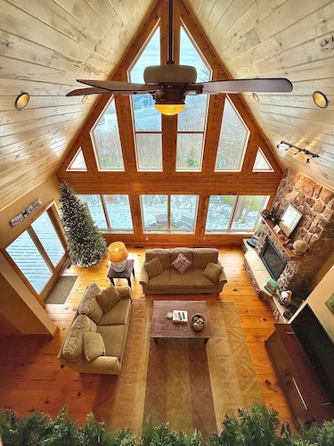 Highland Retreat by Taylor Made Deep Creek