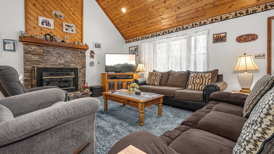 Home Sweet Cabin by Taylor Made Deep Creek