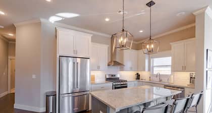 The Classic - Excellent location in Bentonville - Mountain Bike, Hike, Relax!!