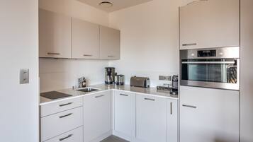 Réfrigérateur, micro-ondes, four, lave-vaisselle