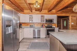 House (5 Bedrooms) | Property amenity