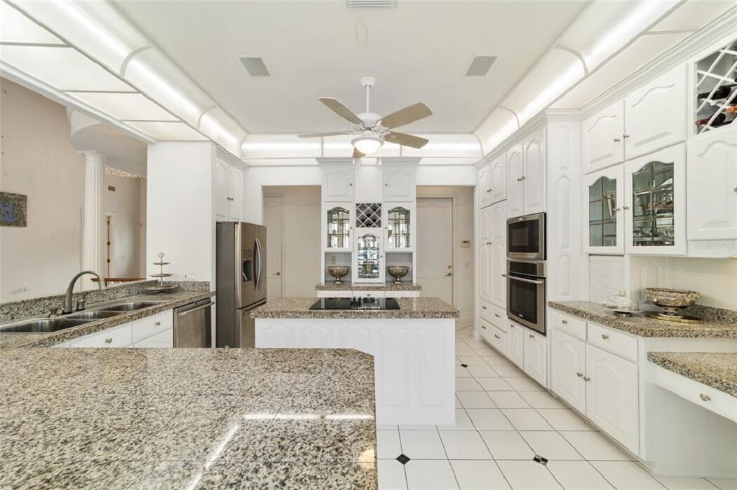 Crystal River Manatee Palace A Waterfront Retreat   HEATED POOL!