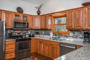 House (5 Bedrooms) | Property amenity - Innisfree by Taylor Made Deep Creek (Oakland)