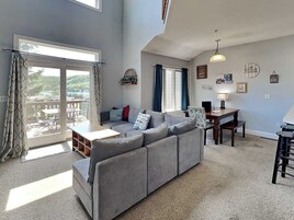 House (4 Bedrooms) | Front of property