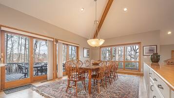 House (5 Bedrooms) | Property amenity