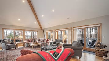 House (5 Bedrooms) | Property amenity