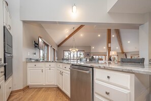 House (5 Bedrooms) | Property amenity - Johnny Appleseed by Taylor Made Deep Creek (Oakland)