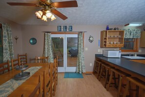 House (5 Bedrooms) | Property amenity - Just About Paradise by Taylor Made Deep Creek (Oakland)