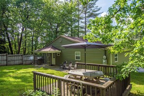 House (3 Bedrooms) | Front of property - Kare Bear Cabin by Taylor Made Deep Creek (Oakland)