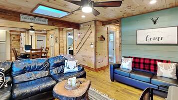 House (3 Bedrooms) | Property amenity