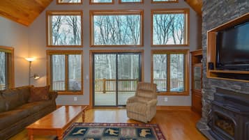 House (5 Bedrooms) | Property amenity