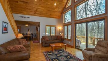 House (5 Bedrooms) | Property amenity