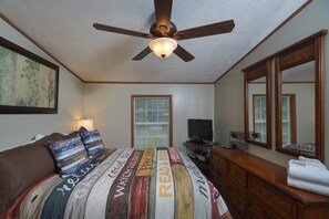 House (3 Bedrooms) | Property amenity