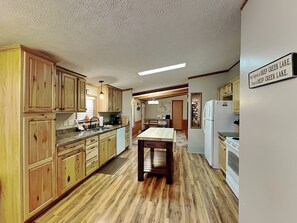 House (3 Bedrooms) | Property amenity - Knotty Pines by Taylor Made Deep Creek (Oakland)
