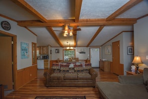 House (3 Bedrooms) | Property amenity