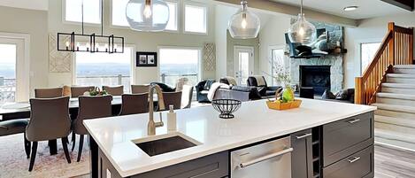 House (5 Bedrooms) | Property amenity