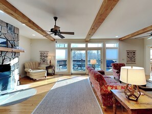 منزل (5 Bedrooms) | وسائل الراحة في المنشأة