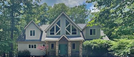 House (Multiple Bedrooms) | Front of property