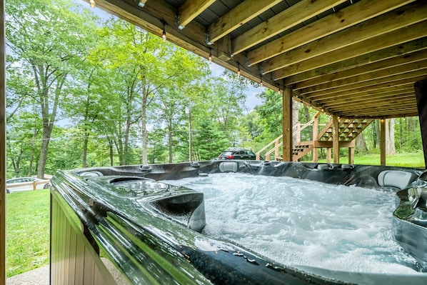 Casa, varias camas, hidromasaje | Tina de hidromasaje al aire libre