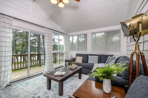 House, Multiple Beds, Kitchen | Living room | 40-inch TV with cable channels, fireplace