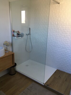 Shower - Apartment villa with private pool 5 minutes from the beach (Anglet)
