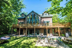 House (4 Bedrooms) | Property grounds - Lake House by Taylor Made Deep Creek (Oakland)