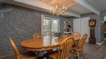 House (5 Bedrooms) | Property amenity