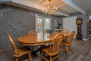 House (5 Bedrooms) | Property amenity