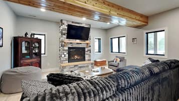 House (Multiple Bedrooms) | Front of property