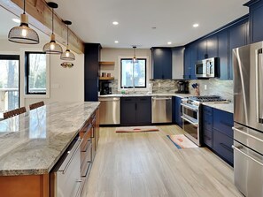 獨棟房屋 (Multiple Bedrooms) | 住宿設施服務