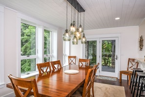 House, Multiple Beds, Hot Tub | Dining